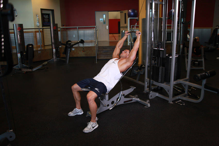 How to perform the Cable Incline Pushdown exercise