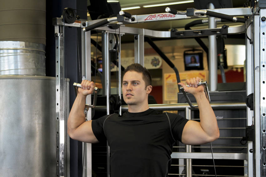 How to perform the Cable Shoulder Press exercise
