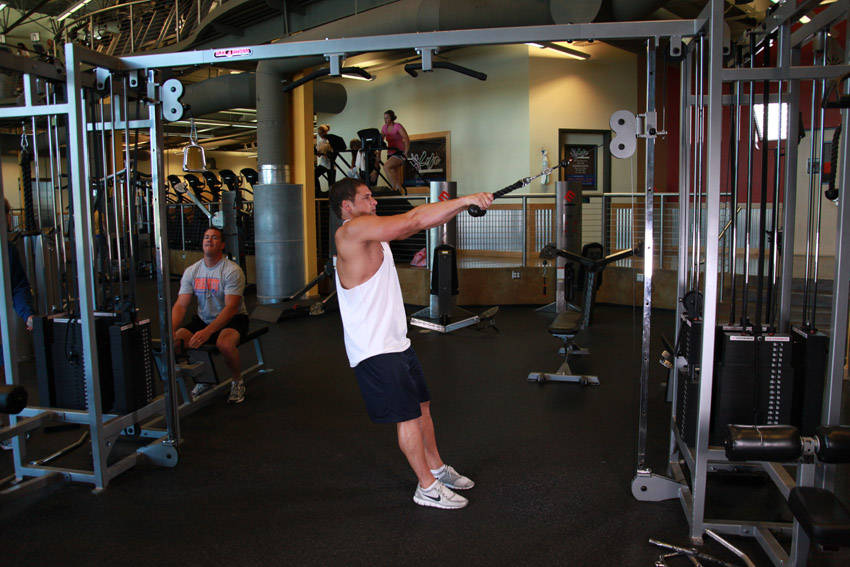 How to perform the Cable Rope Rear-Delt Rows exercise