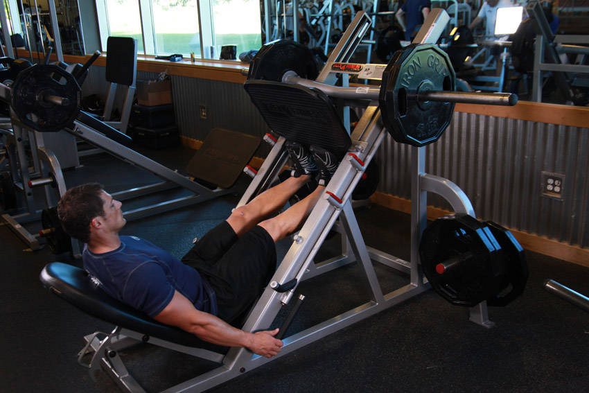 How to perform the Calf Press On The Leg Press Machine exercise