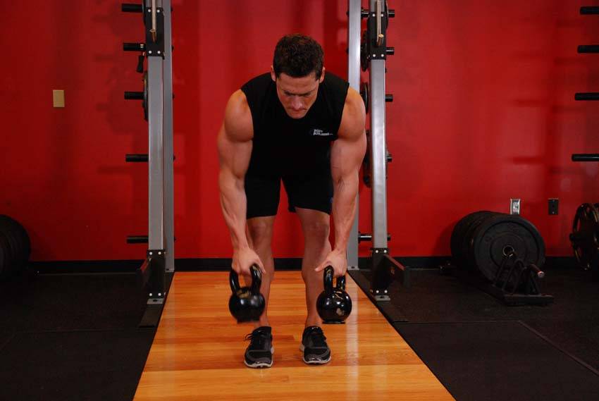 How to perform the Alternating Kettlebell Row exercise