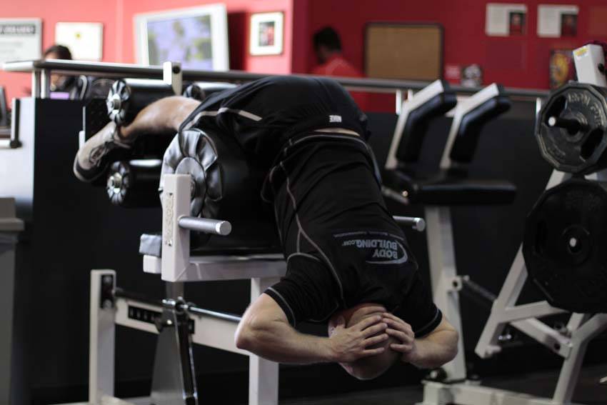 How to perform the Glute Ham Raise exercise