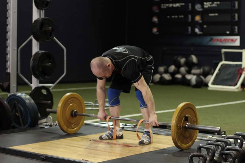 How to perform the Deadlift with Bands exercise