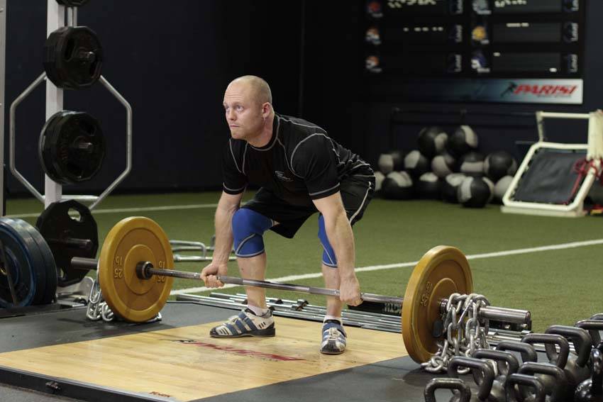 How to perform the Deadlift with Chains exercise
