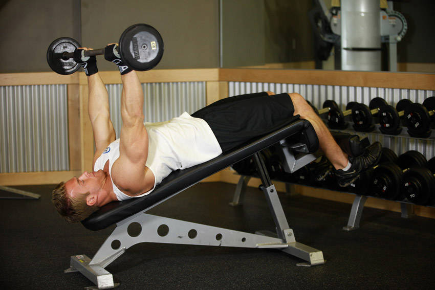 How to perform the Decline Close-Grip Bench To Skull Crusher exercise