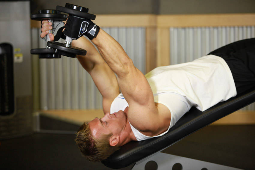 How to perform the Decline Dumbbell Triceps Extension exercise