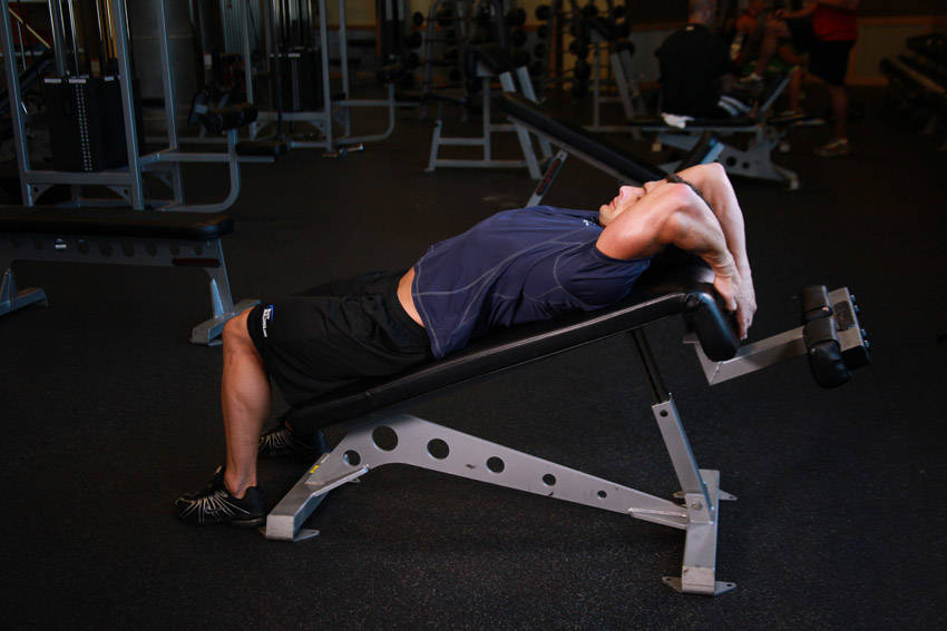 How to perform the Decline Reverse Crunch exercise