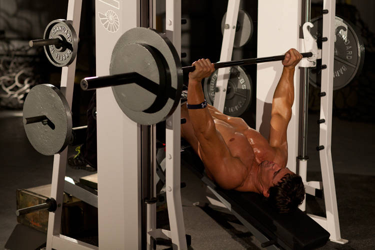 How to perform the Decline Smith Press exercise