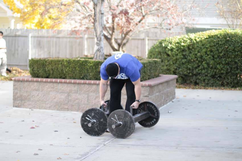 How to perform the Farmer's Walk exercise