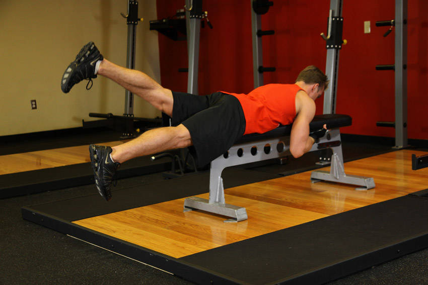 How to perform the Flutter Kicks exercise