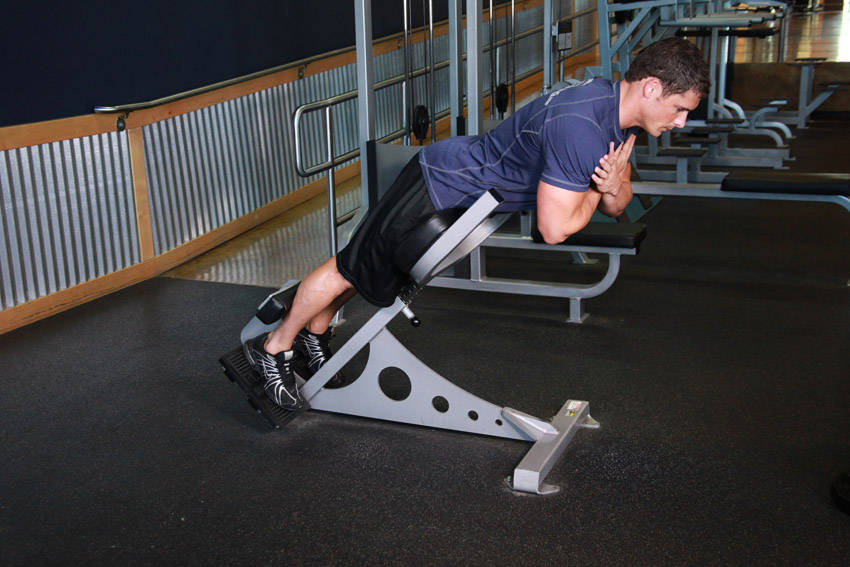 How to perform the Hyperextensions (Back Extensions) exercise