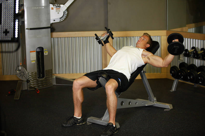 How to perform the Incline Dumbbell Flyes - With A Twist exercise
