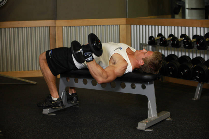How to perform the One-Arm Flat Bench Dumbbell Flye exercise