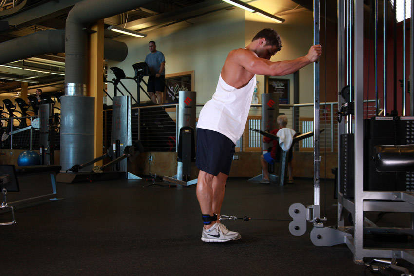 How to perform the One-Legged Cable Kickback exercise