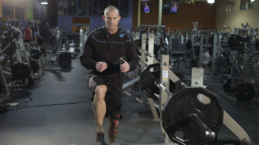 How to perform the Step-up with Knee Raise exercise