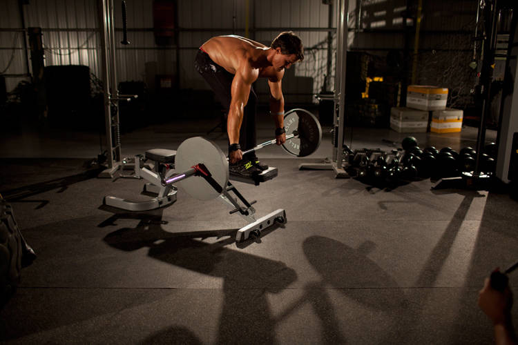 How to perform the Straight Bar Bench Mid Rows exercise