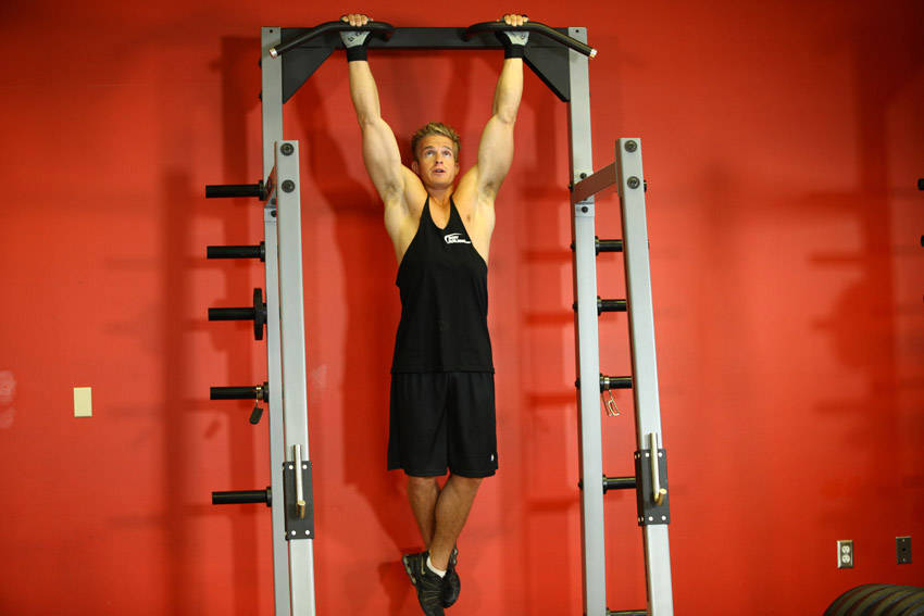How to perform the Rocky Pull-Ups/Pulldowns exercise